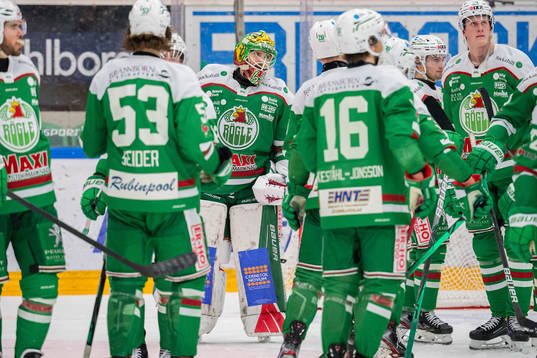 Rögles målvakt Christoffer Rifalk jublar