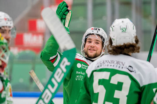 Rögles Lucas Ekeståhl Jonsson  jublar
