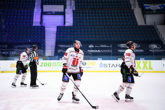 Örebros Emil Larsson , Robin Kovacs och Mathias Bromé