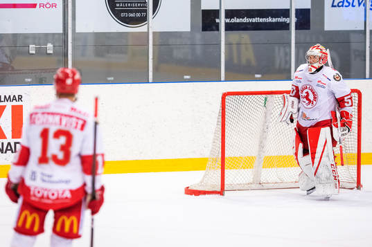 Trojas målvakt Anton Hjalmarsson deppar