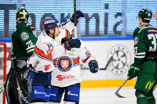 Växjös Emil Pettersson jublar