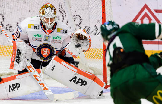 Växjös målvakt Viktor Fasth