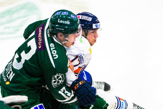 Färjestads Daniel Viksten och Växjös Emil Forslund
