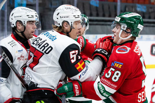 Malmö Redhawks Ponthus Westerholm och Emil Sylvegård mot