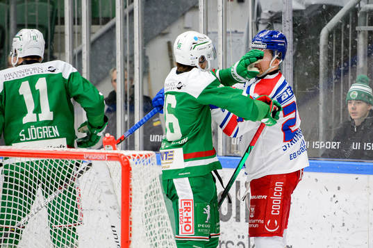 Rögles Lucas Ekeståhl Jonsson  och Oskarshamns Kim