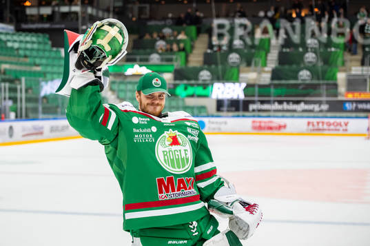 Rögles målvakt Christoffer Rifalk jublar