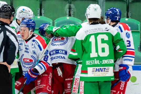 Oskarshamns Brian Cooper och Rögles Nils Höglander i