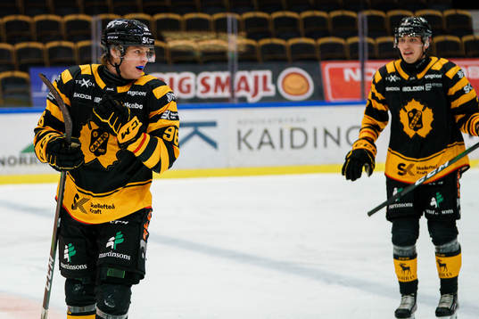 Skellefteås Rickard Hugg jublar