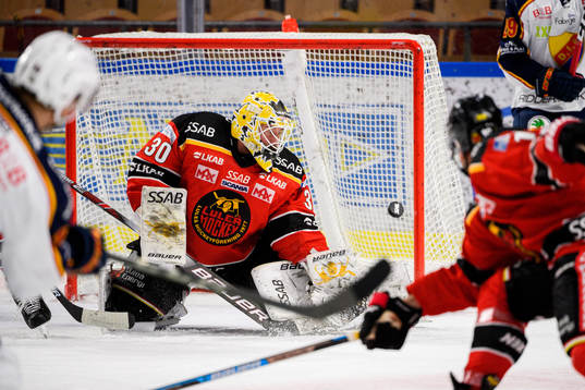 Luleås målvakt David Rautio vid Djurgårdens 3-2 mål