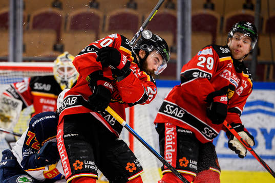 Luleås Jack Connolly täcker skott
