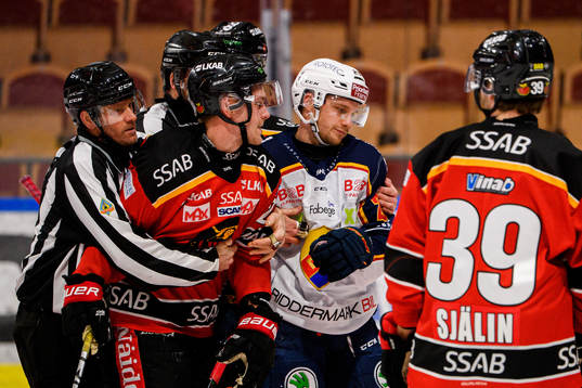 Luleås Juhani Tyrväinen och Djurgårdens Sebastian