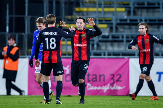 Brommapojkarnas Alexander Nilsson jublar