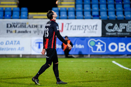 Brommapojkarnas Philip Haglund deppar