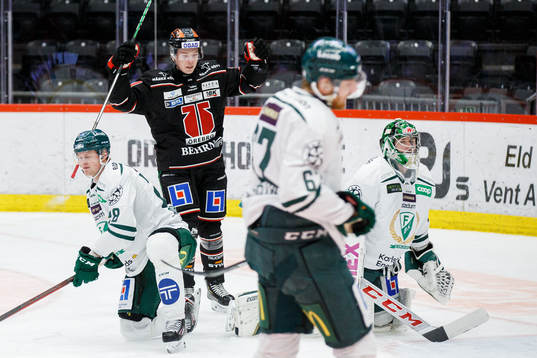 Örebros Linus Öberg jublar