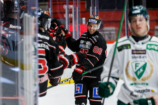 Örebros Mathias Bromé jublar