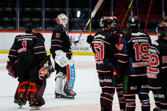 Örebros målvakter Jonas Arntzen och Jhonas Enroth jublar