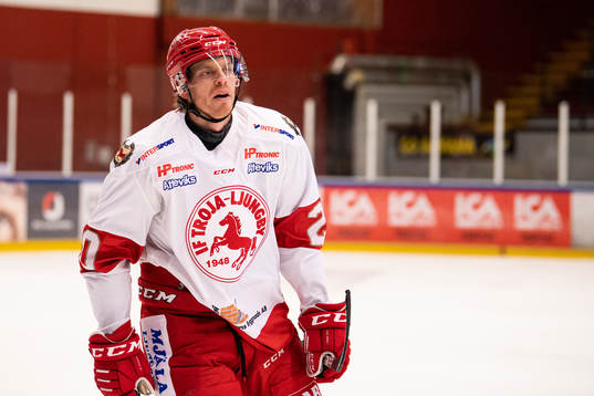 Trojas Hampus Gustafsson jublar
