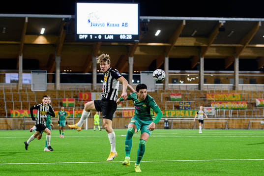 Landskronas Robin Hofsö och Dalkurds Irfan Jasarevicunder