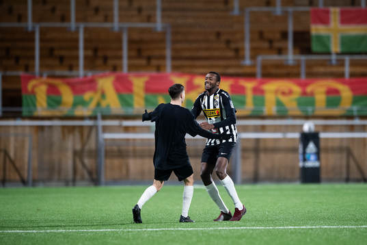 Landskronas Herve Prudence Nshimirimana jublar vid