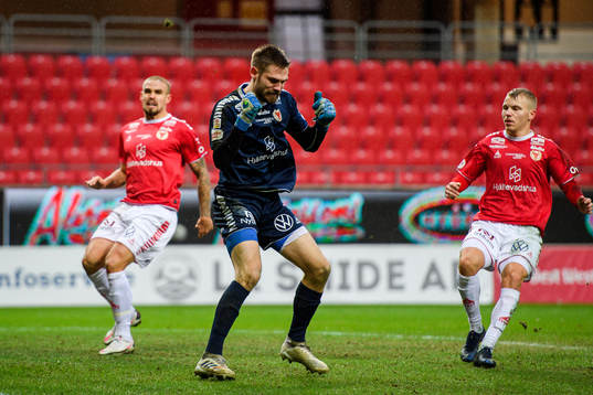 Kalmars målvakt Lucas Hägg Johansson jublar