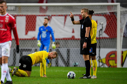 Jönköpings Sebastian Crona har ont