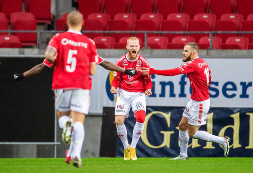 Kalmars Nils Fröling jublar