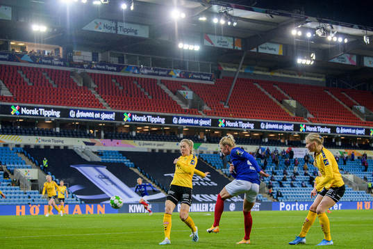 Cathrine Dahlström of LSK Kvinner and Rikke Marie Madsen