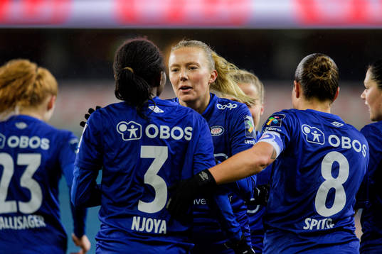 Ajara Njoya of Vålerenga celebrates with teammate Synne