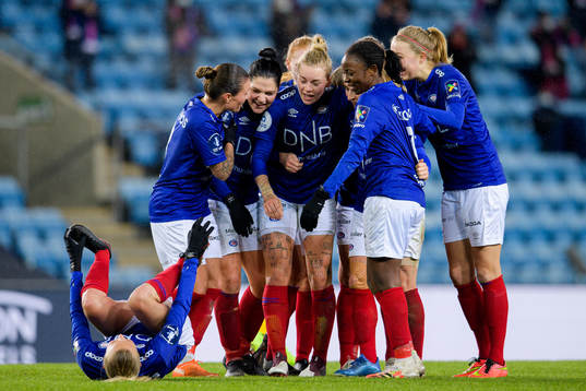 Marie Dølvik Markussen of Vålerenga celebrates with