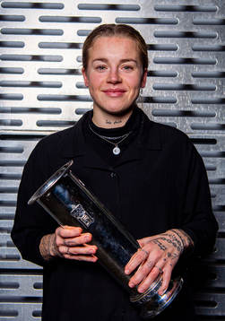 Marie Dølvik Markussen of Vålerenga poses with the cup
