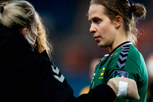Goalkeeper Ida Norstrøm of LSK Kvinner looks dejected