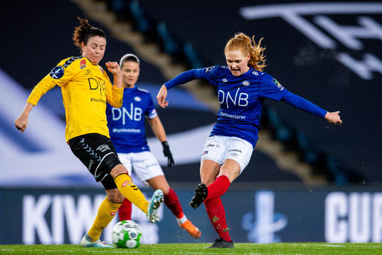 Isabell Bachor of LSK Kvinner and Stine Ballisager Pedersen