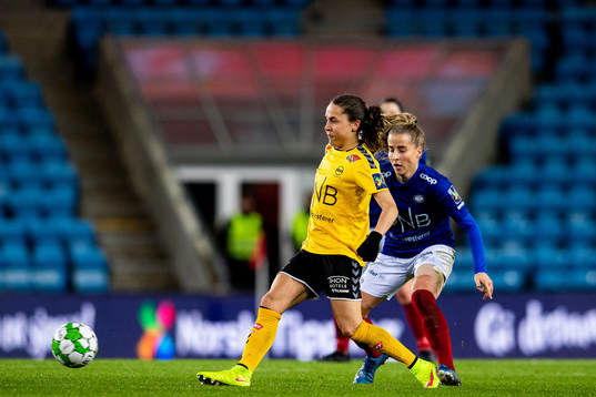Heidi Elisabeth Ellingsen of LSK Kvinner and Sigrid Heien