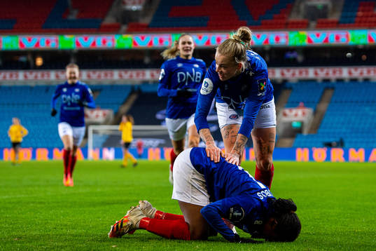 Ajara Njoya of Vålerenga celebrates with teammate Marie
