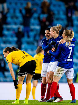 Marie Dølvik Markussen of Vålerenga celebrates with