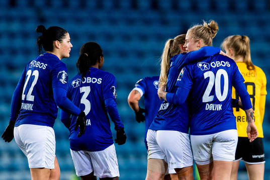 Marie Dølvik Markussen of Vålerenga celebrates with