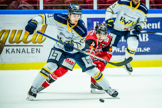 s Lias Andersson mot Malmö Redhawks Johan Olofsson