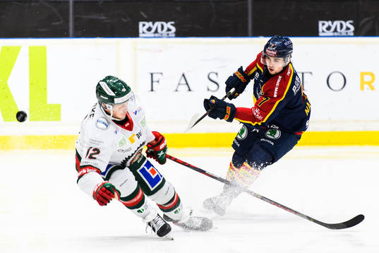 Frölundas Max Friberg och Djurgårdens Robert Nardella
