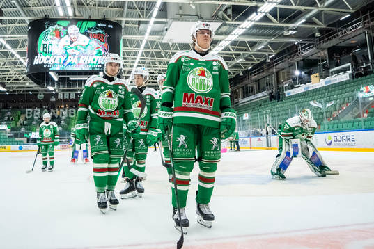 Rögles Brady Ferguson och Erlend Lesund  och målvakt