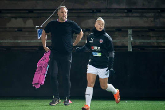Rosengårds assistant coach Patrick Winqvist