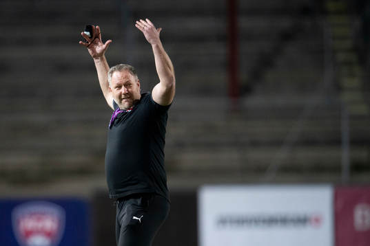 Rosengårds assistant coach Patrick Winqvist celebrates