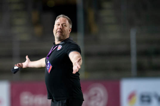 Rosengårds assistant coach Patrick Winqvist celebrates