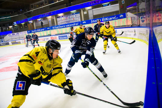 Västerås Niclas Lundgren och Karlskogas Oscar Pentler