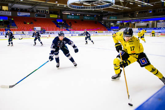 Karlskogas Alexander Leandersson och Västerås William