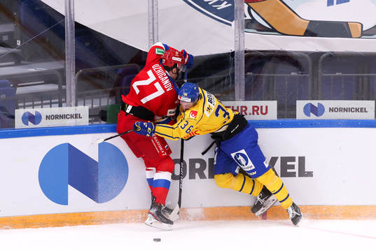 Igor Ozhiganov of Russia and Emil Larsson of Sweden