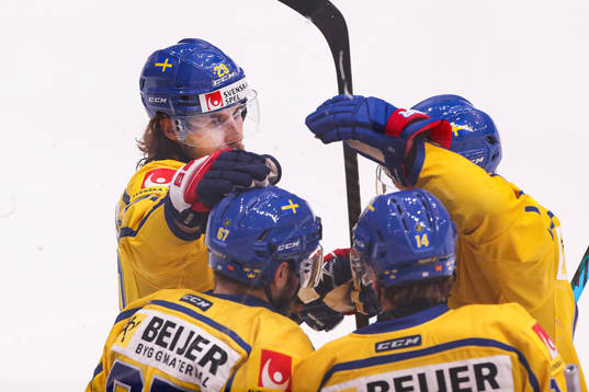 Mario Kempe and Pontus Åberg of Sweden celebrates the 2-1