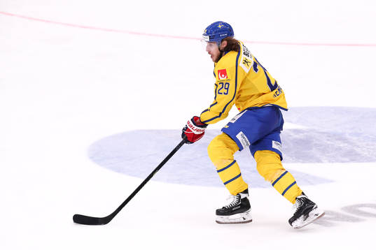 Mario Kempe of Sweden