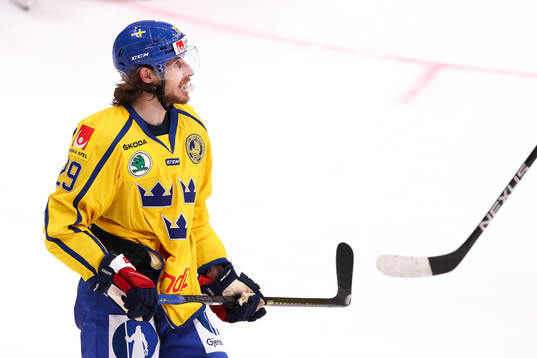 Mario Kempe of Sweden looks dejected