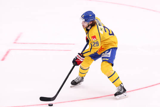 Mario Kempe of Sweden