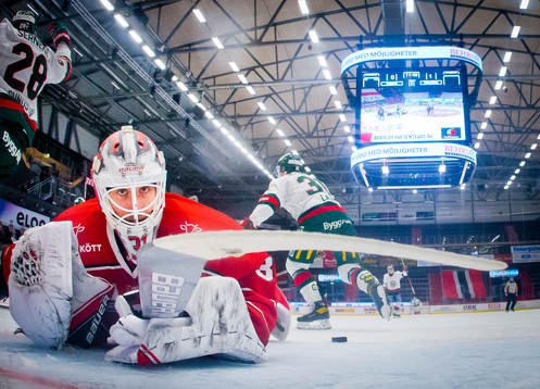 Örebros målvakt Jonas Arntzen deppar vid 0-2